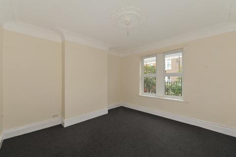 2 bedroom ground floor flat to rent, Hyde Park Street, Gateshead NE8