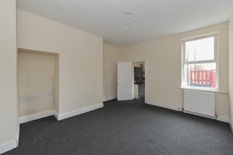 2 bedroom ground floor flat to rent, Hyde Park Street, Gateshead NE8