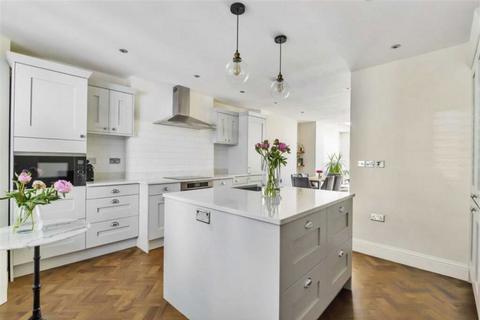 3 bedroom house to rent, Combedale Road, London SE10