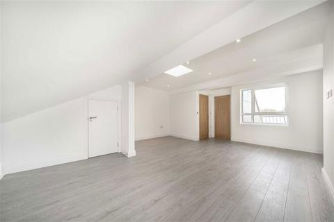 2 bedroom flat to rent, Briggs Mews, London SE12