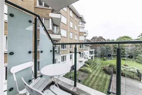 3 bedroom flat to rent, Strand Drive, Richmond TW9