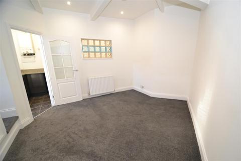 1 bedroom end of terrace house for sale, High Street, Queensbury, Bradford