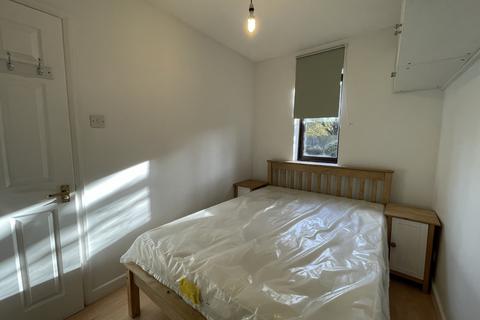 1 bedroom flat to rent, Cheltenham Close, New Malden, KT3