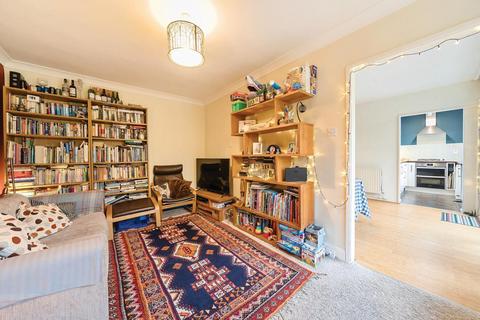 2 bedroom flat for sale, Beulah Hill, London, SE19