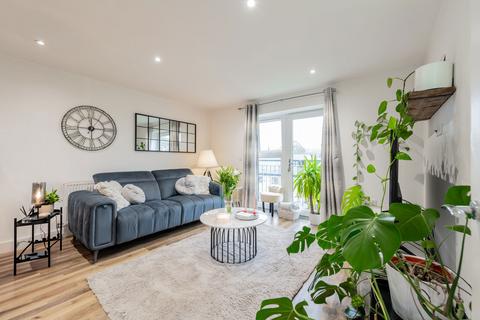 2 bedroom flat for sale, Exford Avenue, Southampton SO18