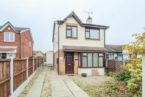 3 bedroom semi-detached house for sale, Snydale Road, Normanton WF6