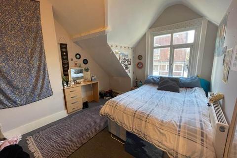 6 bedroom maisonette to rent, London Road, Brighton, East Sussex