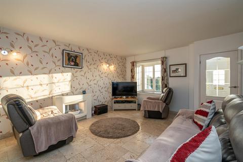 61a Bower Lane, Eaton Bray, Dunstable, LU6 1RB