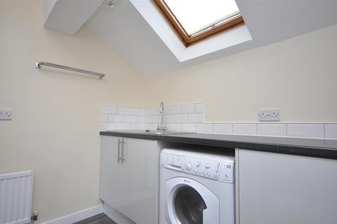 2 bedroom flat to rent, The Village, Haxby , York