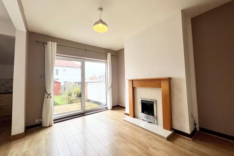 3 bedroom semi-detached house to rent, Oregon Avenue, Blackpool