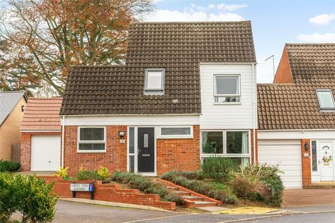 4 bedroom link detached house for sale, The Aspens, Hitchin, Hertfordshire, SG4