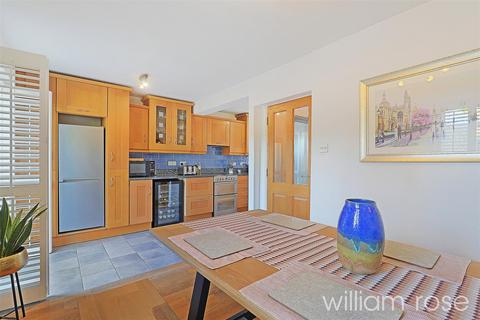 2 bedroom terraced house for sale, The Square, Woodford Green IG8