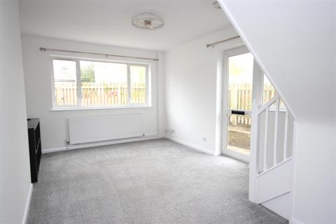 2 bedroom maisonette to rent, Church Lane, Wymington NN10