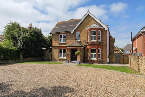 5 bedroom house to rent, Bullockstone Road, Herne Bay