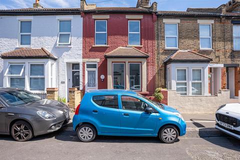 2 bedroom terraced house to rent, Dalmatia Road, Southend-On-Sea SS1