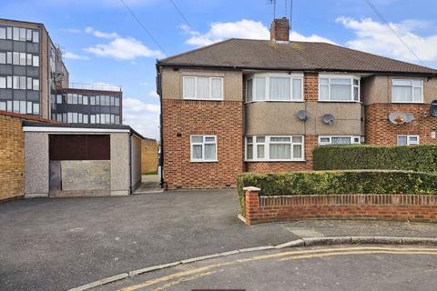 2 bedroom maisonette for sale, Glenwood Close, Wealdstone HA1