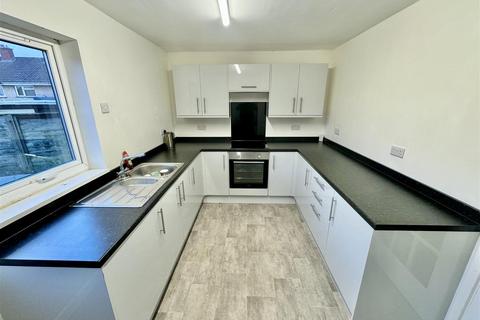 2 bedroom flat for sale, Cross Lanes, Pill