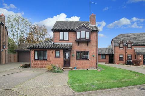 4 bedroom detached house to rent, Kinewell Close, Kettering NN14