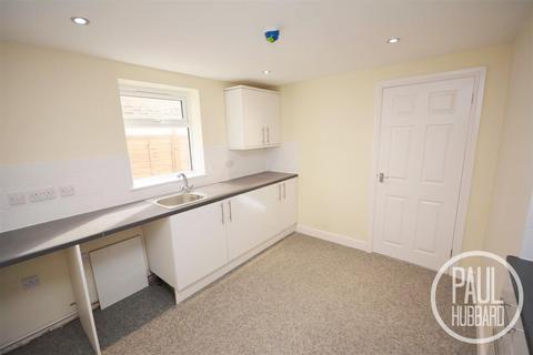 1 bedroom apartment to rent, Flat 1, 17 Grove Road