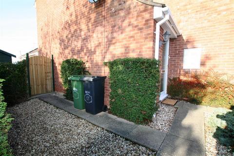 1 bedroom end of terrace house to rent, Wilfred Close, Worcester, Worcestershire