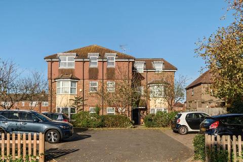 2 bedroom apartment to rent, Main Street,  Feltham,  TW13