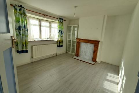 3 bedroom terraced house to rent, Herne Road, Bushey, Hertfordshire, WD23