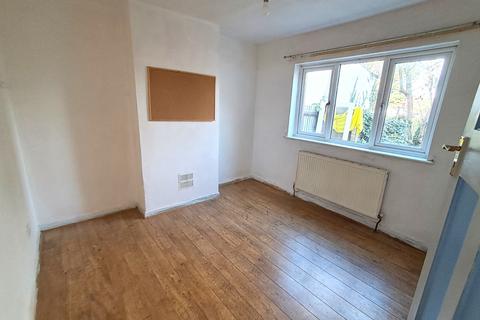 3 bedroom terraced house to rent, Herne Road, Bushey, Hertfordshire, WD23