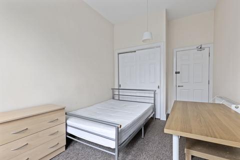 3 bedroom flat to rent, Dumbarton Road, Whiteinch, Glasgow, G11