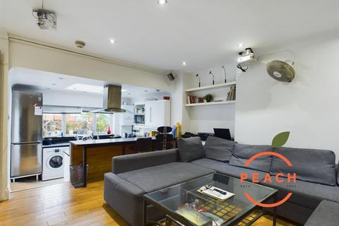 4 bedroom maisonette for sale, Hereford Street, London E2