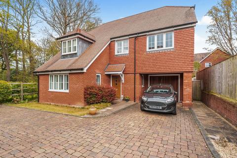 4 bedroom detached house for sale, Wood Croft, Billingshurst, RH14