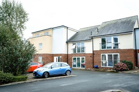 2 bedroom flat for sale, Y Bae, Bangor LL57