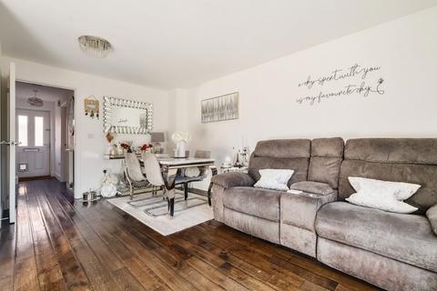 2 Birch Close, Bracklesham Bay, Chichester, PO20 8FS