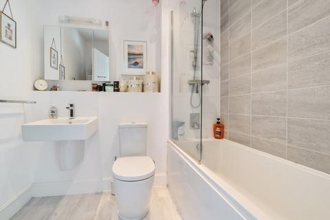 2 Birch Close, Bracklesham Bay, Chichester, PO20 8FS