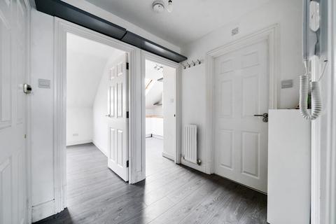 2 bedroom flat for sale, 176-178 Merton Road, London SW19