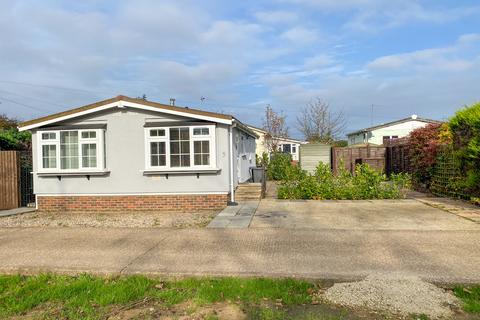 2 bedroom mobile home for sale, Avenue One, Weybridge Park Estates KT15