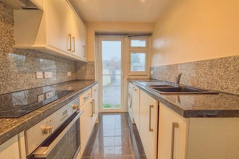 2 bedroom apartment to rent, Elm Lane, Bristol BS6