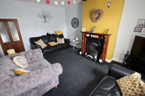 2 bedroom cottage for sale, Brackendale, Thackley, Bradford