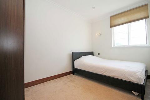 3 bedroom flat to rent, Pembroke Road, London W8