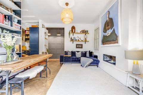 2 bedroom flat for sale, Upper Richmond Road, Putney, SW15