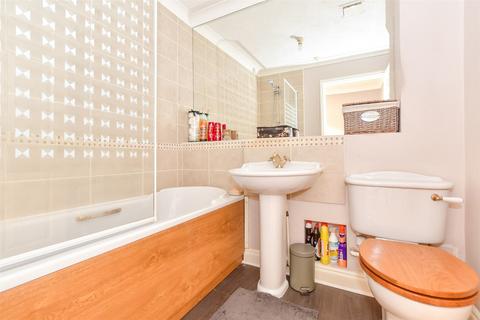 14 Colonel Stephens Way, Tenterden, TN30 6EZ