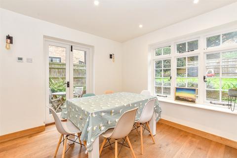 4 bedroom end of terrace house for sale, Church Close, Brenchley, Tonbridge, Kent