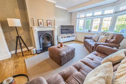 4 bedroom semi-detached house for sale, Helmsdale Close, Rise Park, RM1