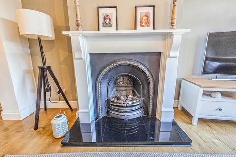 12 Helmsdale Close, Romford, RM1 4RS