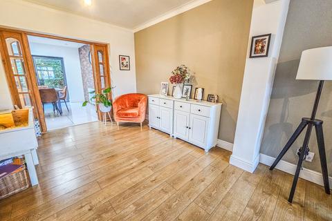 12 Helmsdale Close, Romford, RM1 4RS