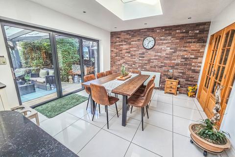 12 Helmsdale Close, Romford, RM1 4RS