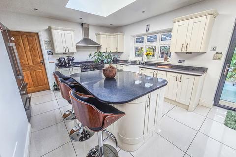 12 Helmsdale Close, Romford, RM1 4RS