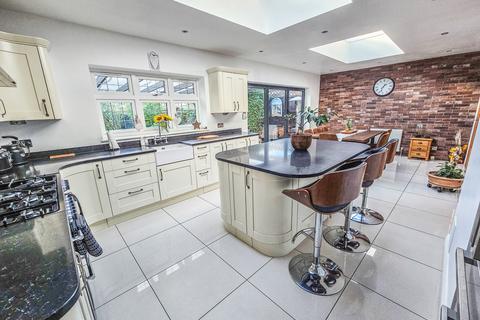 12 Helmsdale Close, Romford, RM1 4RS