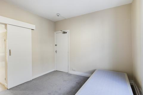 Studio to rent, Alexandra Road TORQUAY