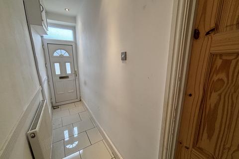 3 bedroom terraced house to rent, Mountain Ash, CF45