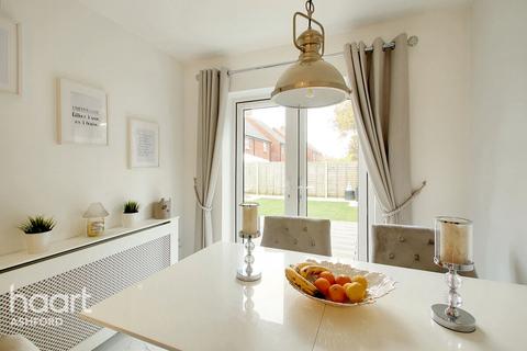 24 Broadview Close, Kingsnorth, Ashford, TN25 7AQ